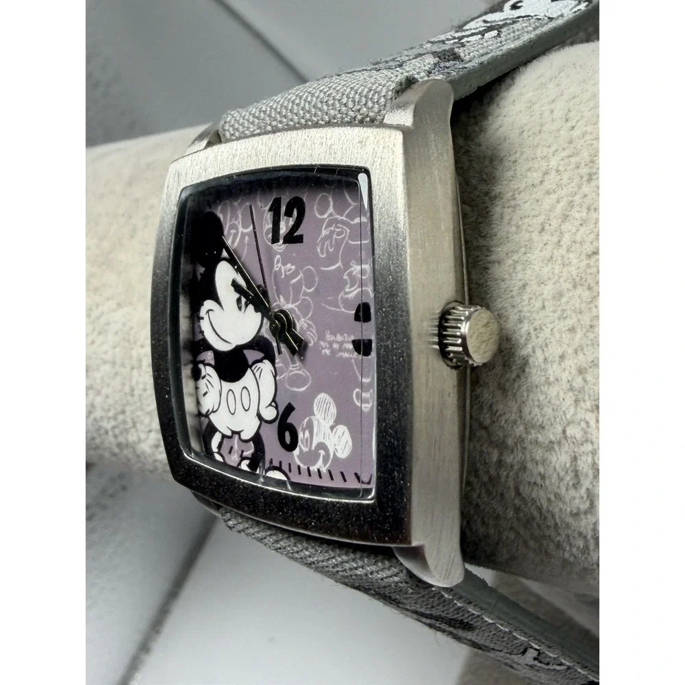 Disney Parks Limited Release New Battery NIB Mickey Mouse Watch 35MM 8